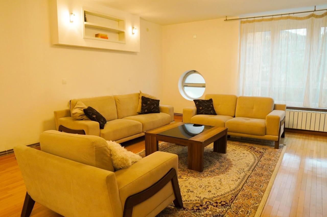 City Center Grand Apartment - Three-Bedroom, Free Parking Saraybosna Dış mekan fotoğraf