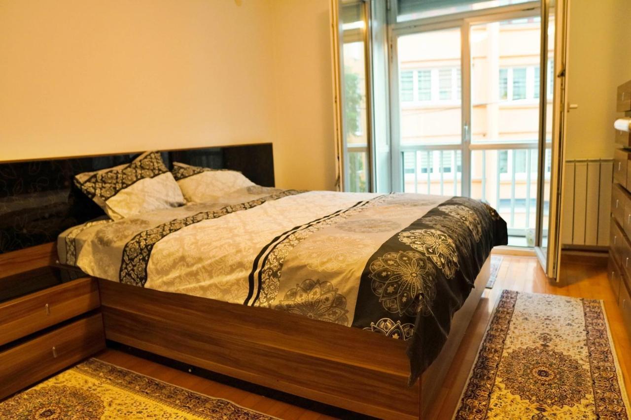 City Center Grand Apartment - Three-Bedroom, Free Parking Saraybosna Dış mekan fotoğraf