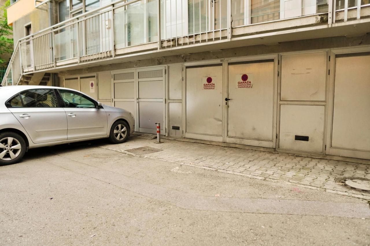 City Center Grand Apartment - Three-Bedroom, Free Parking Saraybosna Dış mekan fotoğraf