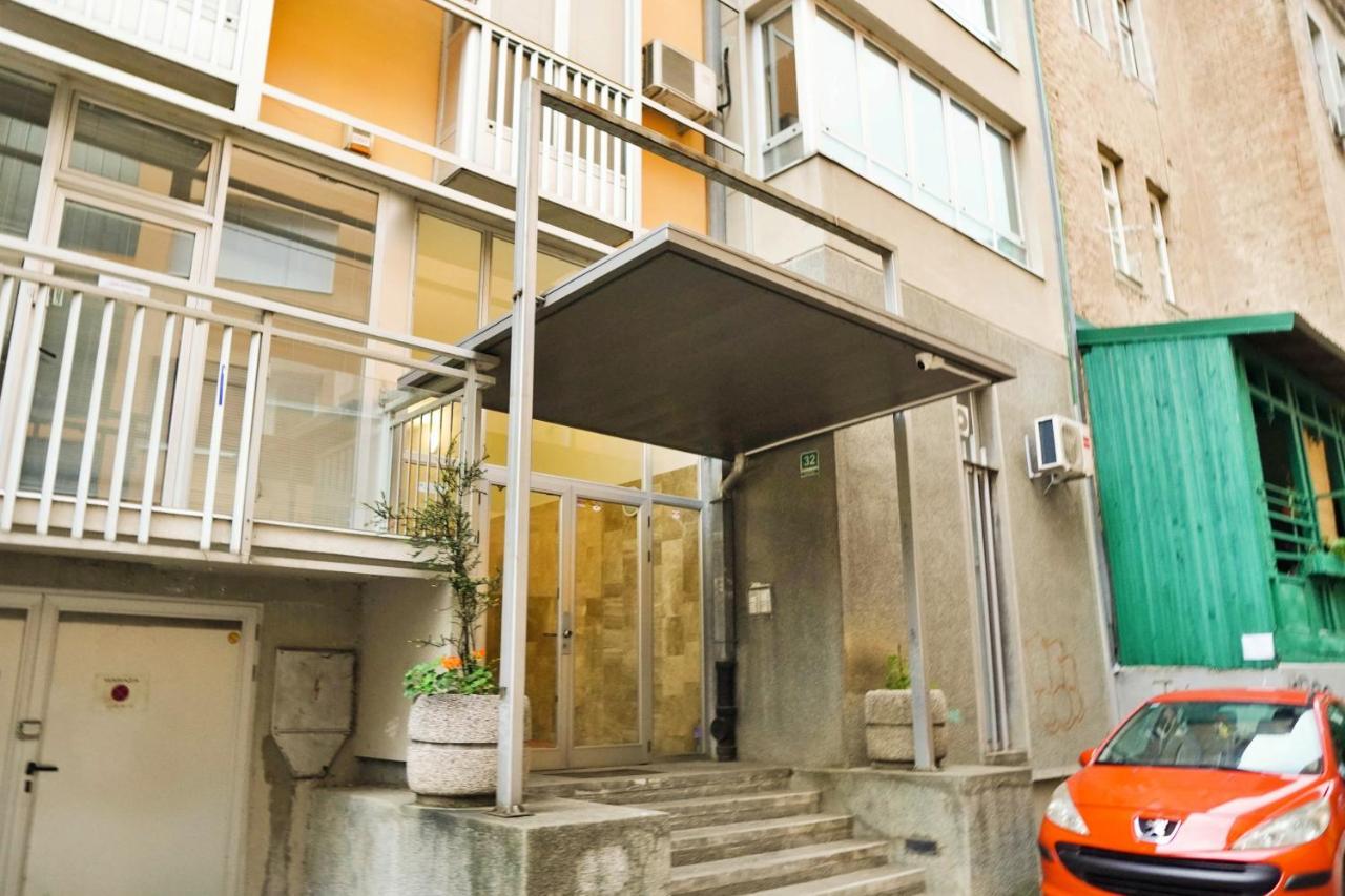 City Center Grand Apartment - Three-Bedroom, Free Parking Saraybosna Dış mekan fotoğraf