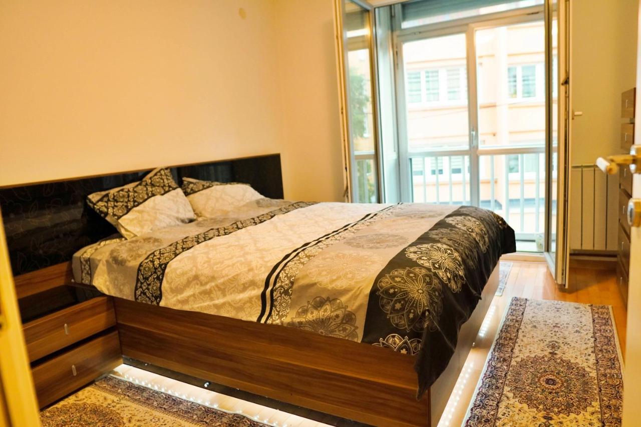 City Center Grand Apartment - Three-Bedroom, Free Parking Saraybosna Dış mekan fotoğraf